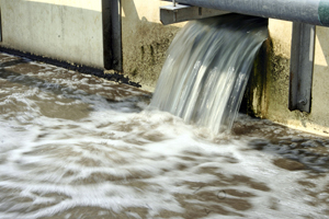 Water flowing at a waste water treatment facility. Manila, Philippines. © Danilo Pinzon / World Bank
