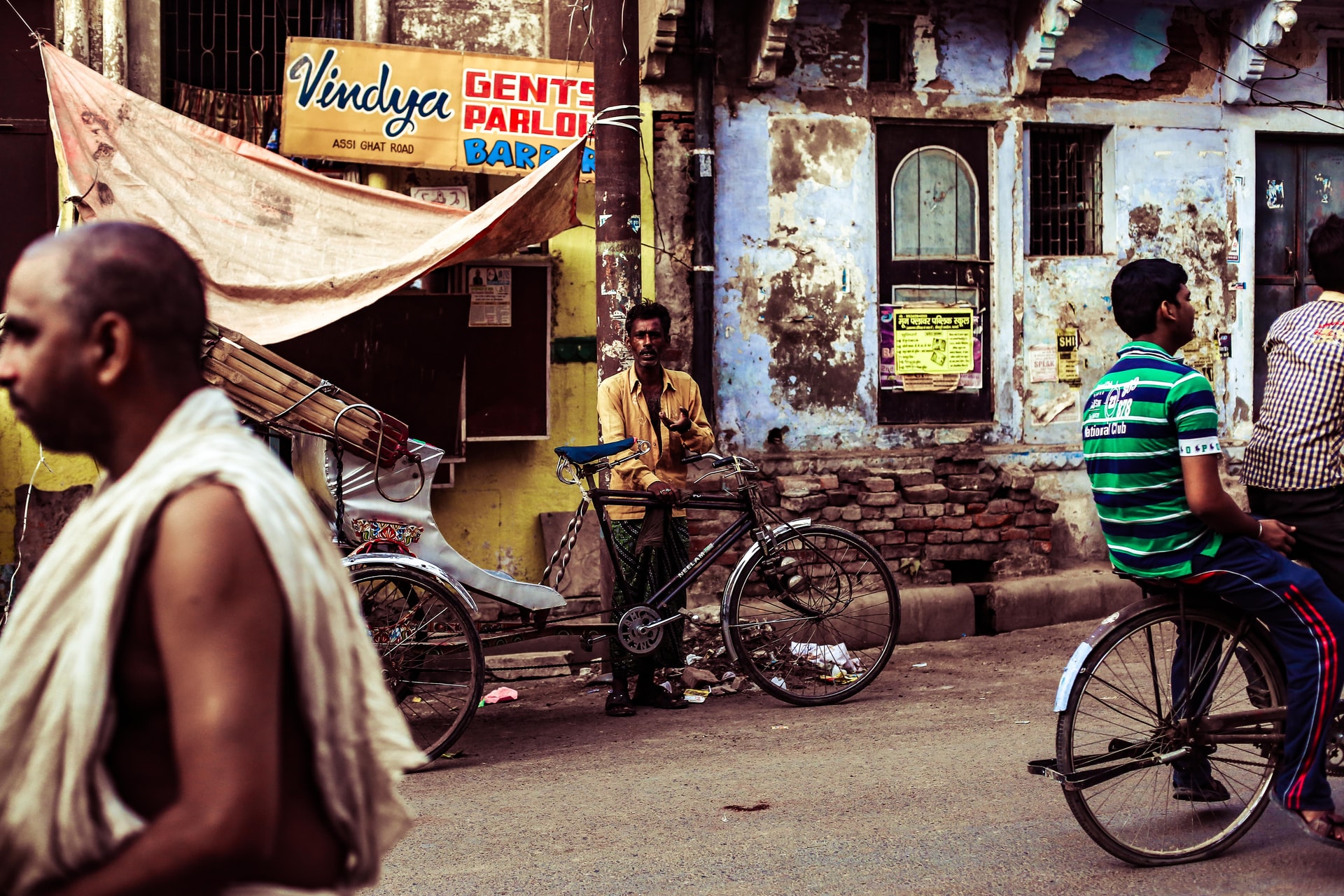 Streets of Varanasi, India - Charl Folscher / Unsplash