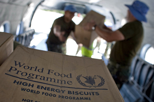 MINUSTAH distributes food supplies for flood victims © UN Photo/Logan Abassi